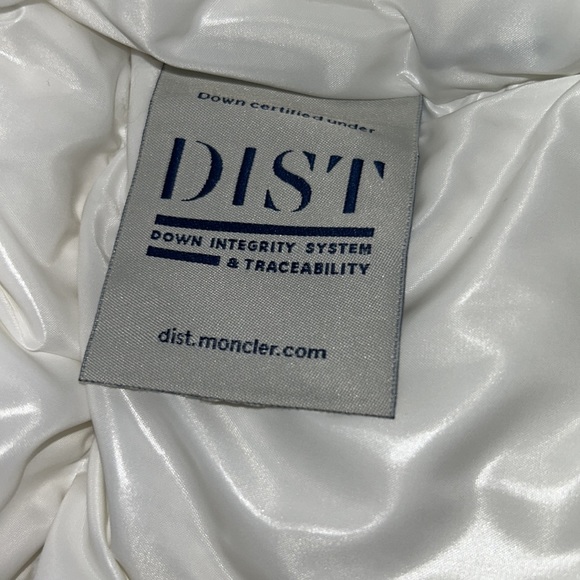 ❌ SOLD 😍MONCLER HAINE ZIG ZAG DOWN JACKET
WHITE & BLACK - Picture 15 of 15